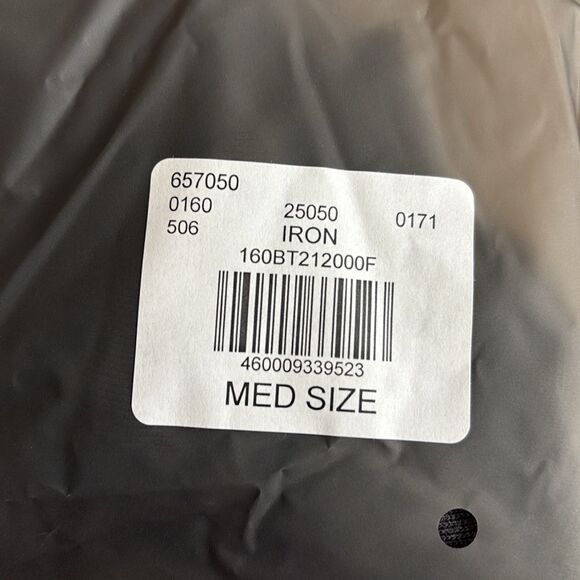 FEAR OF GOD ESSENTIALS
ESSENTIALS SHORTS - IRON (Black) New in FOG Bag - Picture 5 of 5